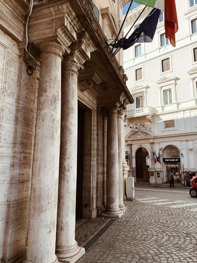 Residenza Tritone Luxury Guest House Trevi Fountain Рим Экстерьер фото