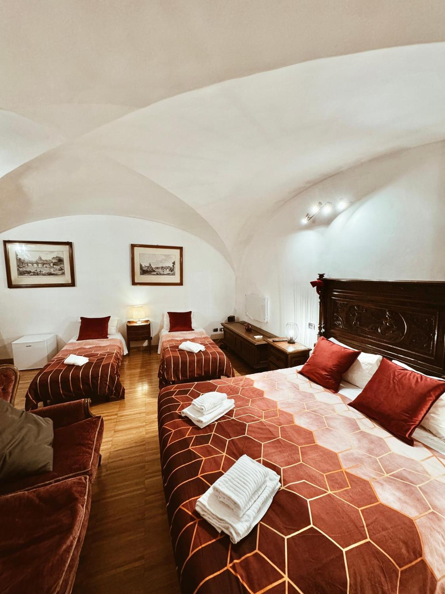 Residenza Tritone Luxury Guest House Trevi Fountain Рим Экстерьер фото