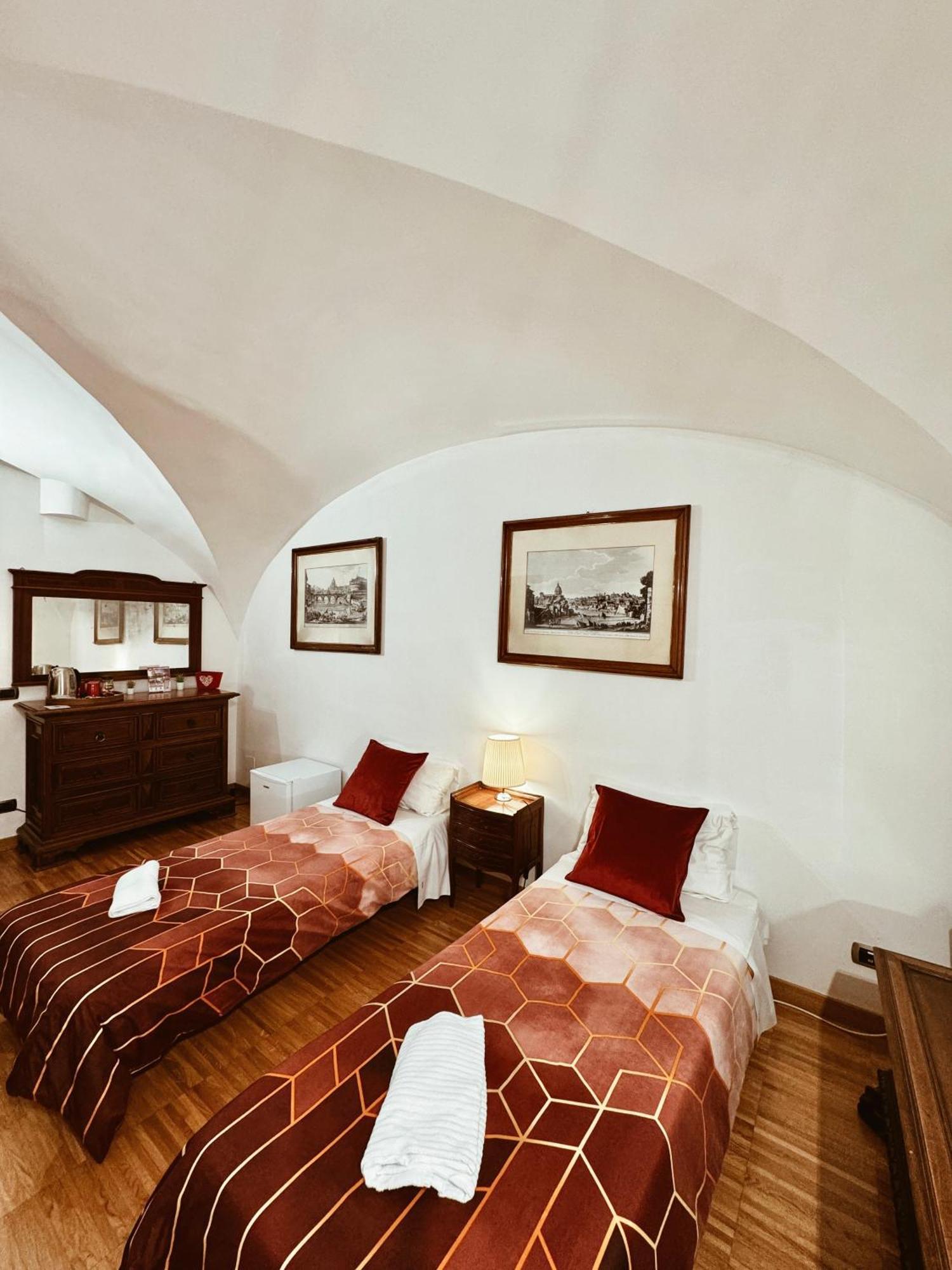 Residenza Tritone Luxury Guest House Trevi Fountain Рим Экстерьер фото