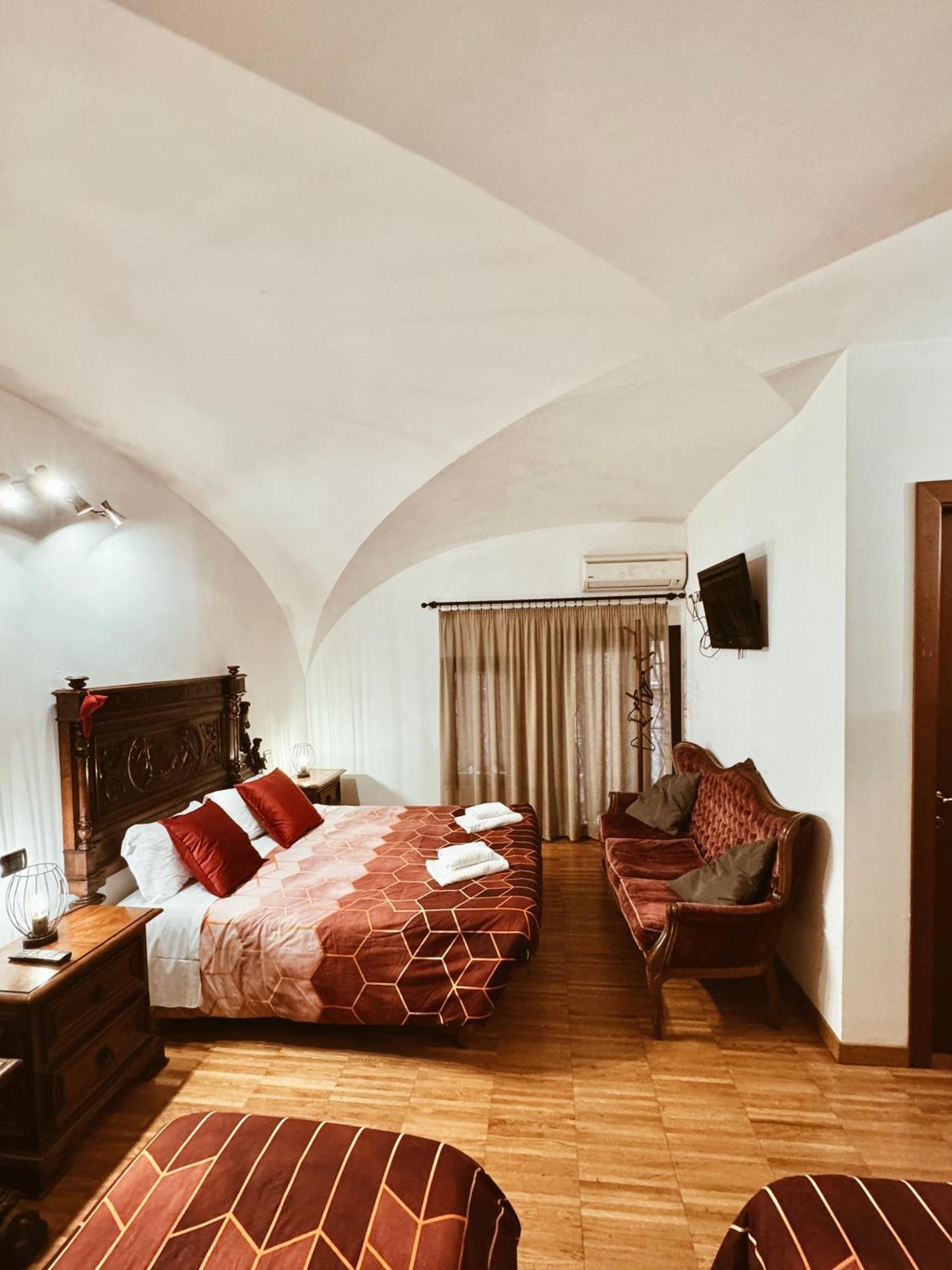 Residenza Tritone Luxury Guest House Trevi Fountain Рим Экстерьер фото