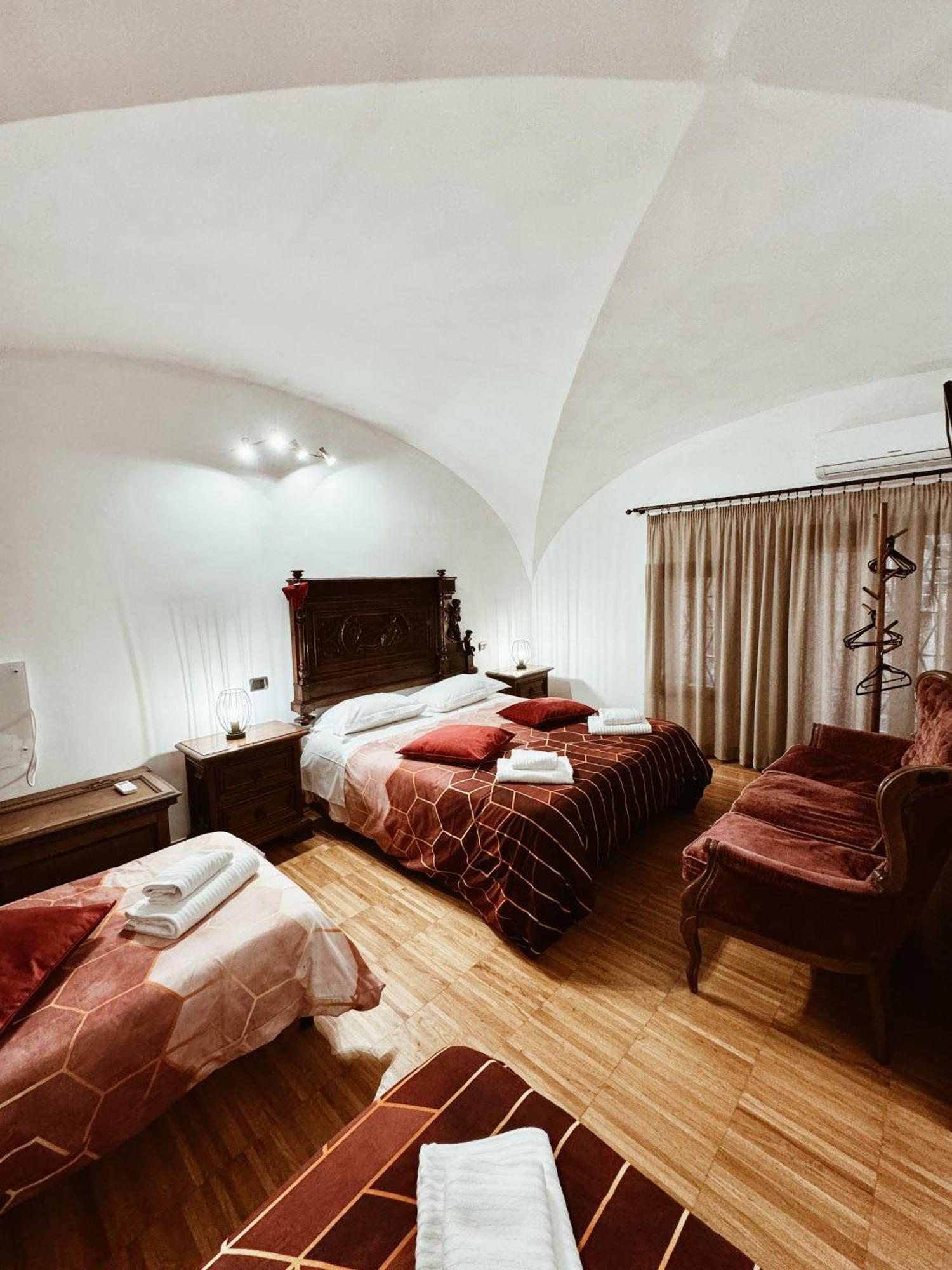 Residenza Tritone Luxury Guest House Trevi Fountain Рим Экстерьер фото