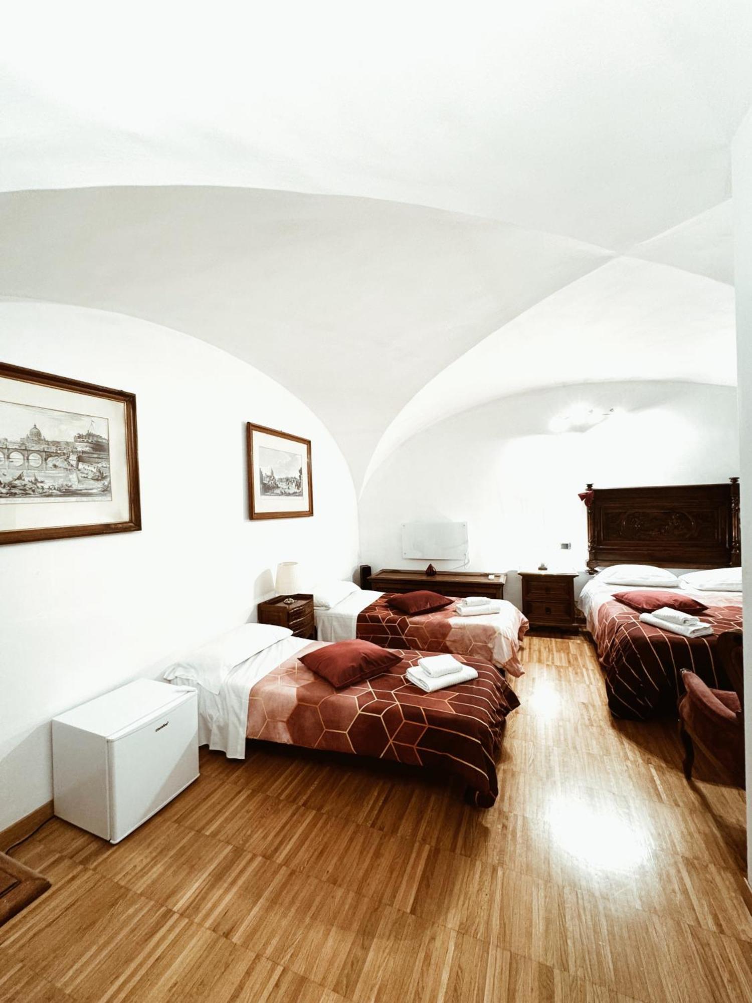 Residenza Tritone Luxury Guest House Trevi Fountain Рим Экстерьер фото