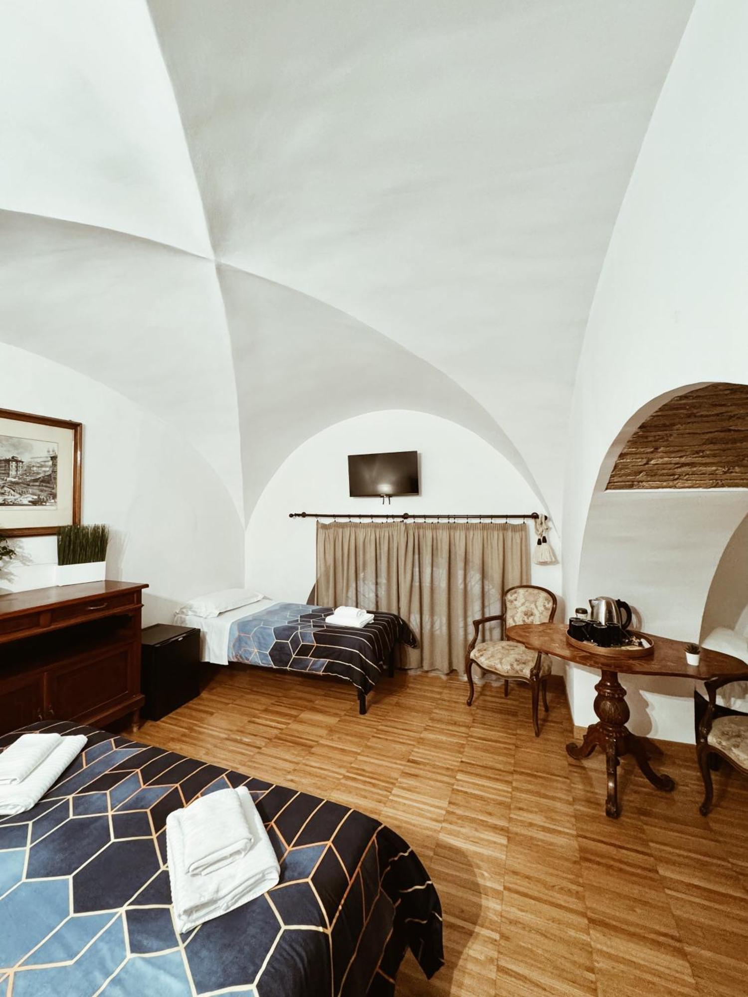 Residenza Tritone Luxury Guest House Trevi Fountain Рим Экстерьер фото