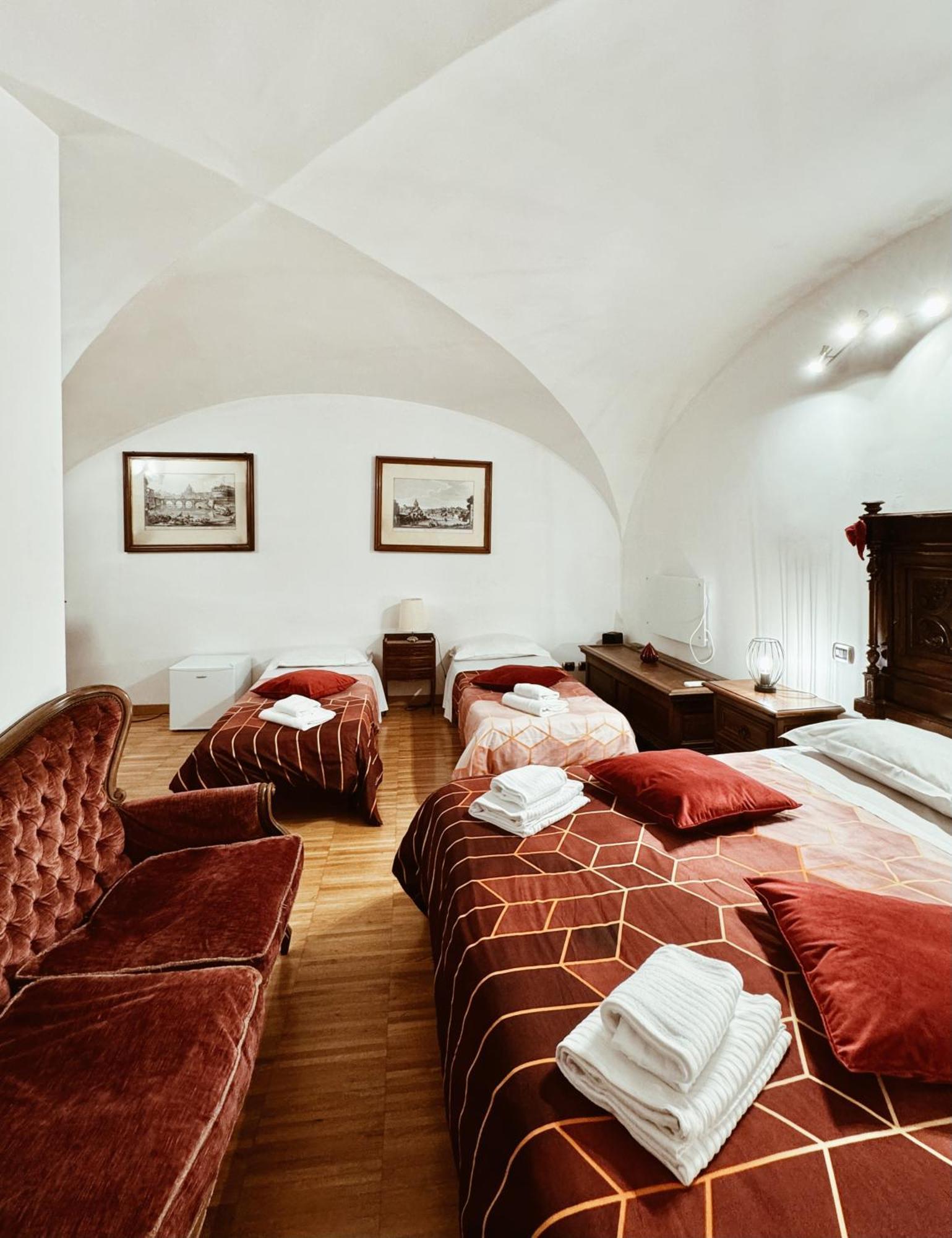Residenza Tritone Luxury Guest House Trevi Fountain Рим Экстерьер фото